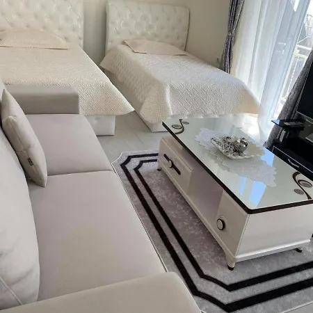 Oresti شقة كورتشي