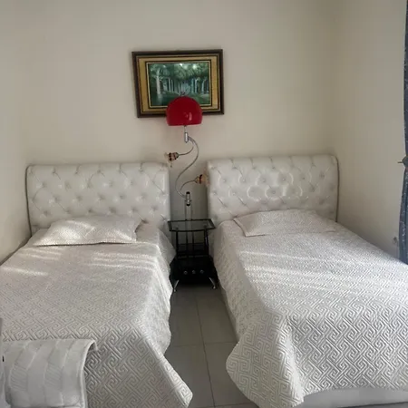 Oresti Apartman