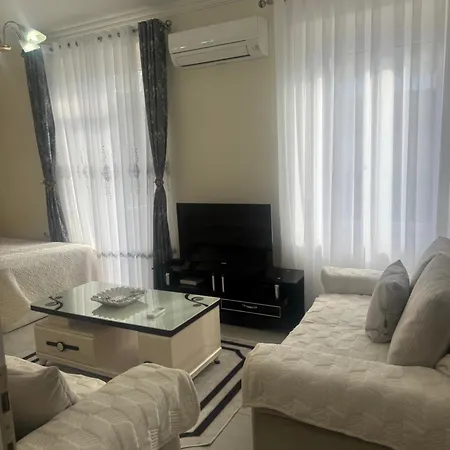 Oresti Apartman *