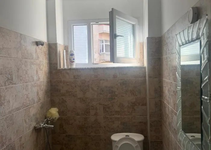 Oresti アパート コルチャ